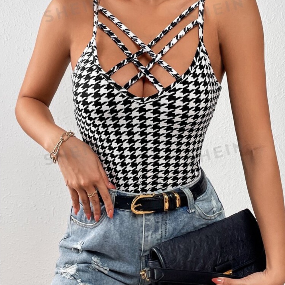 Houndstooth cami! Super cute!